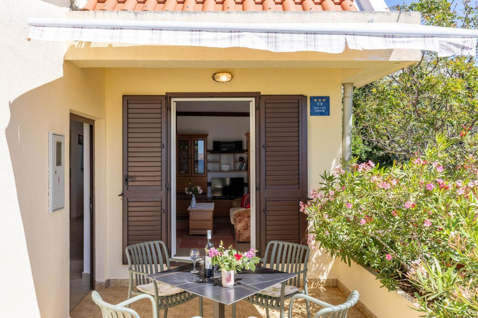 Beachfront House Nada - Happy Rentals Karlobag Exterior photo